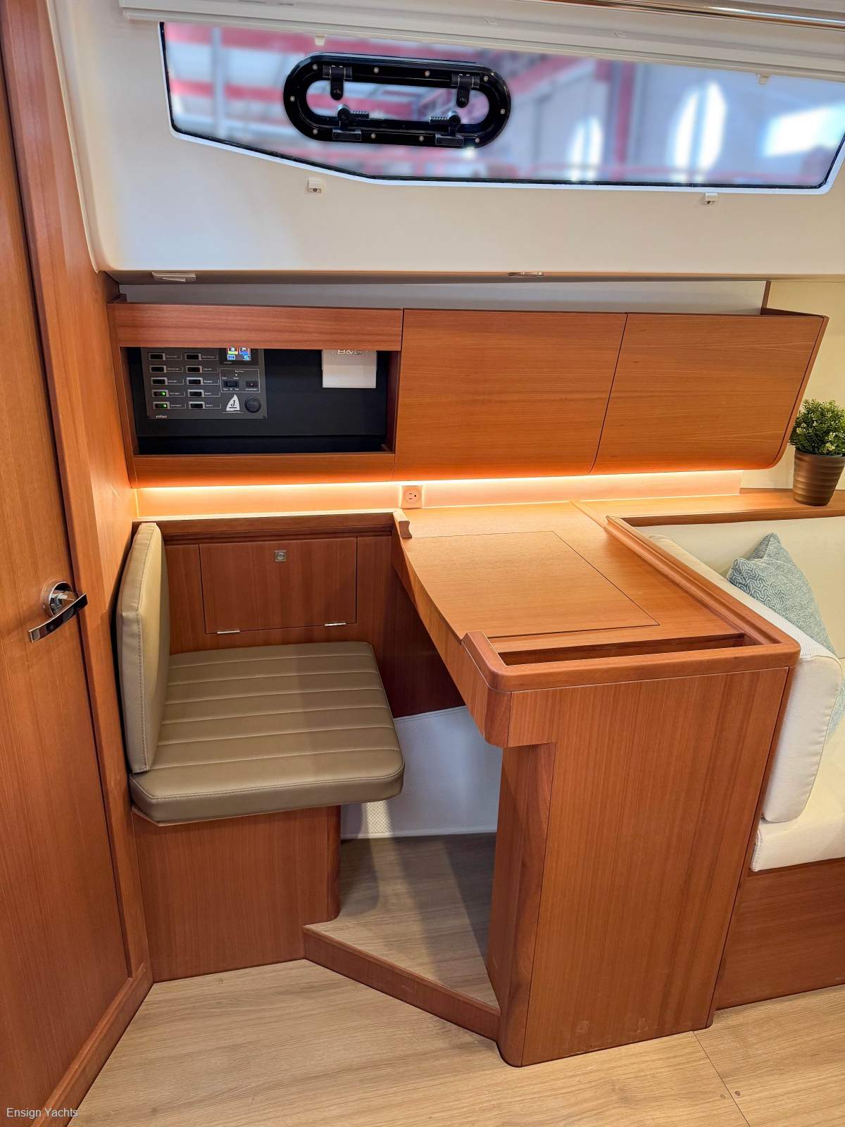 J BOATS J/36 YACHT
