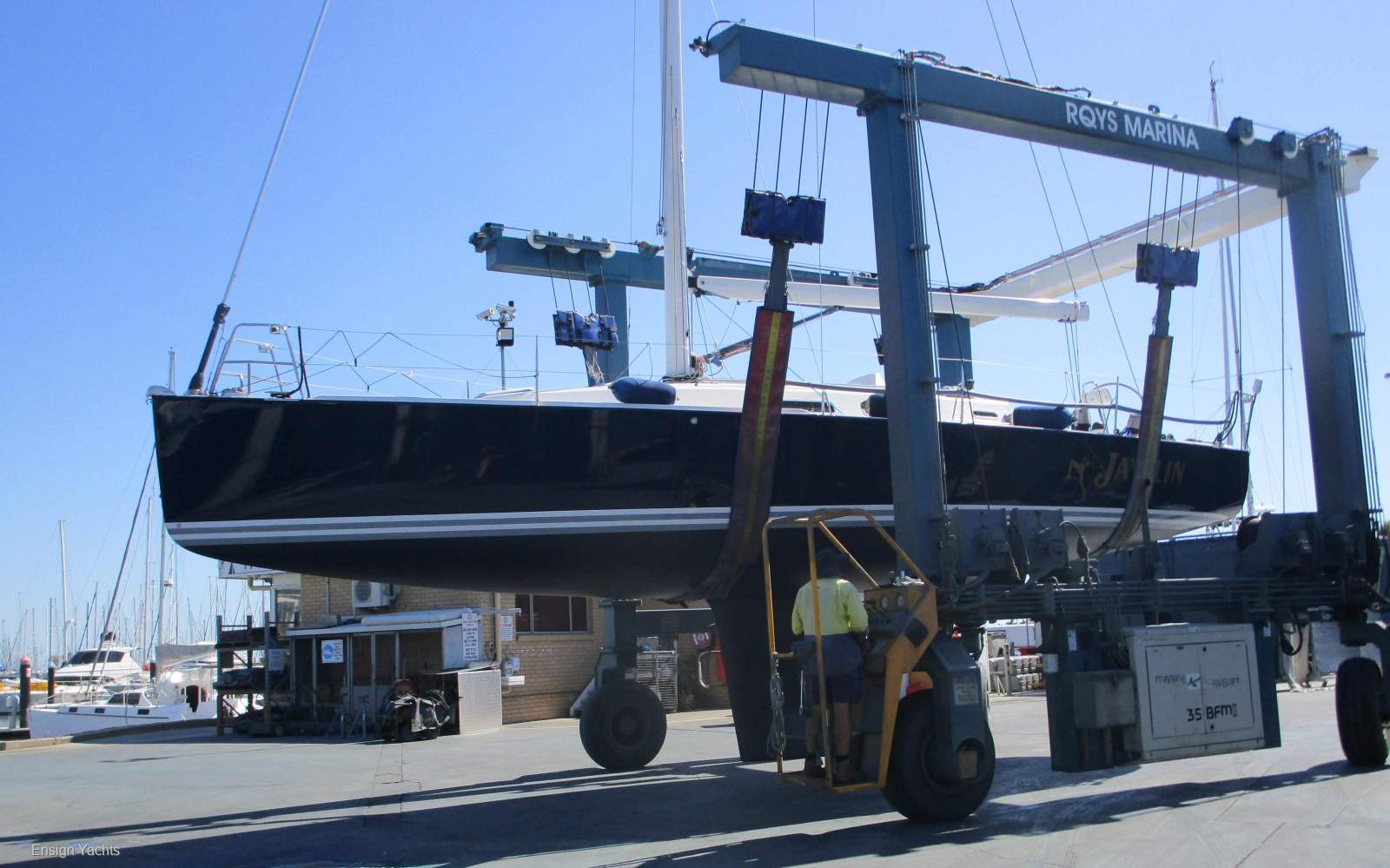 J BOATS J/122 YACHT