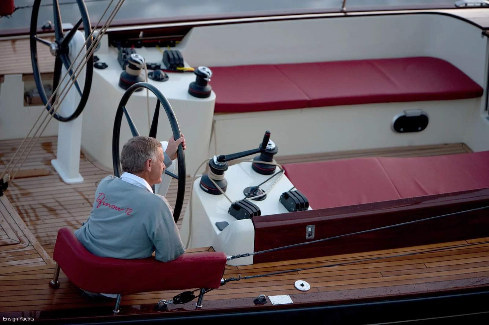 TOFINOU 12 YACHT