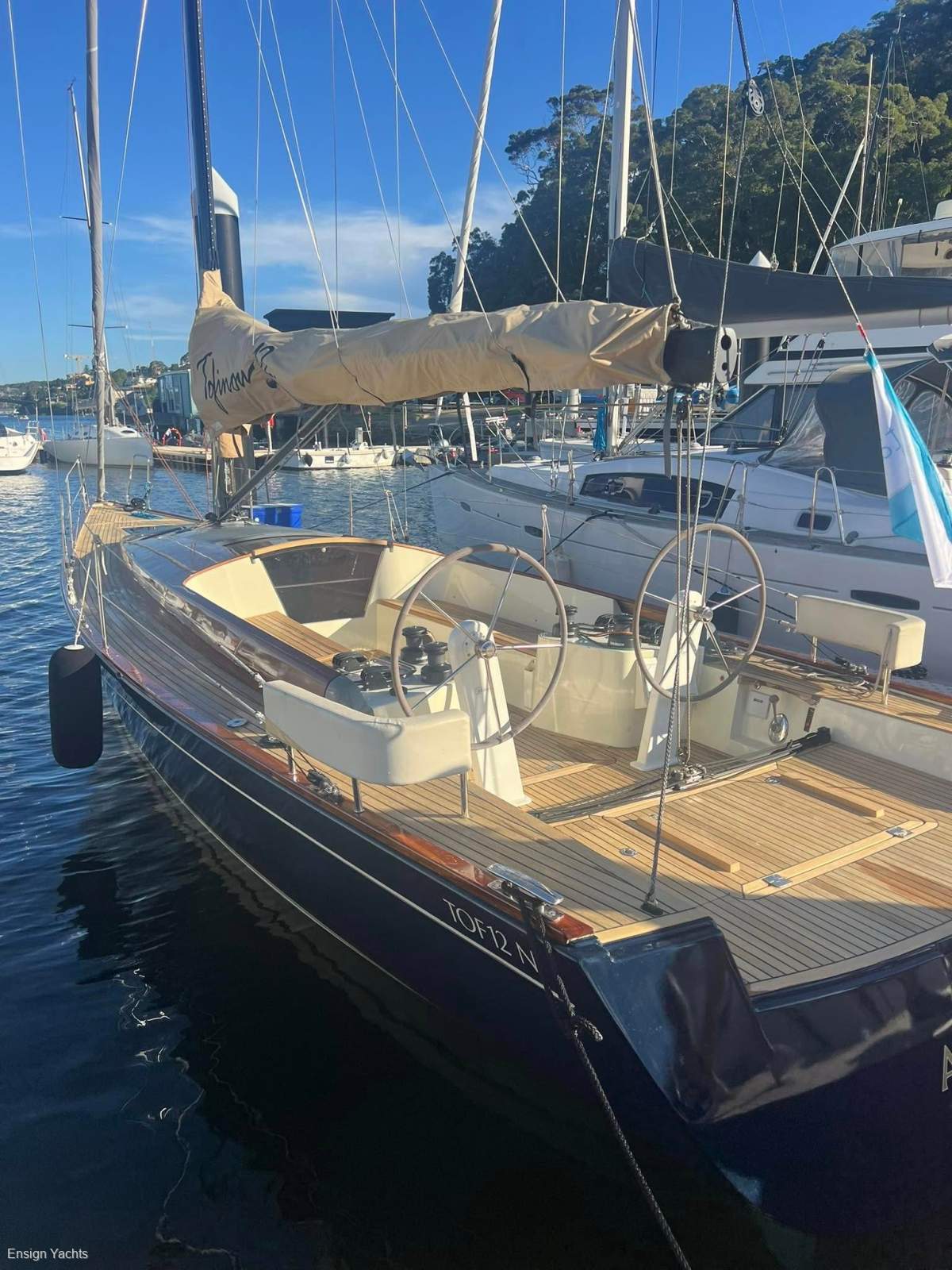 TOFINOU 12 YACHT