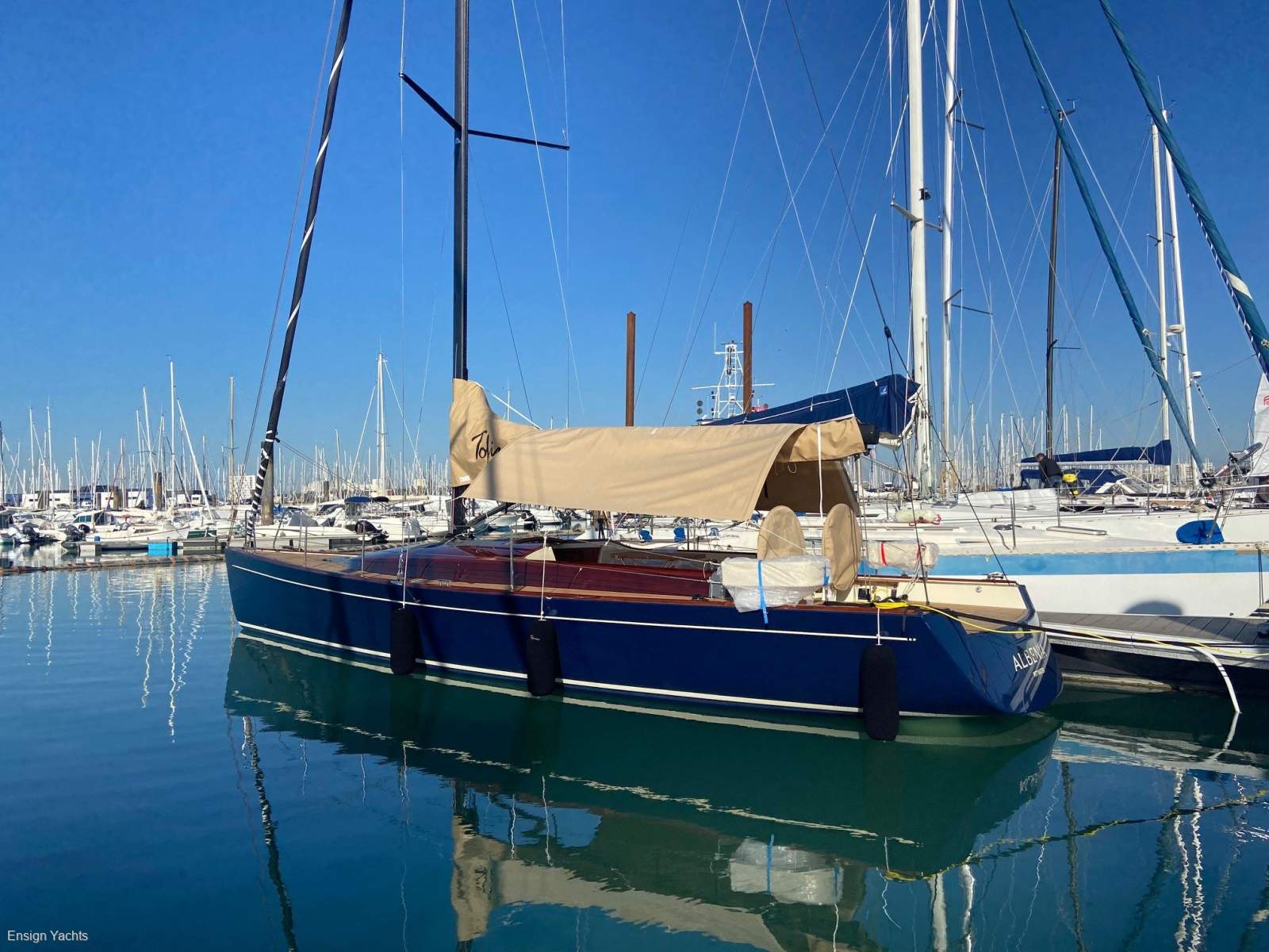 TOFINOU 12 YACHT
