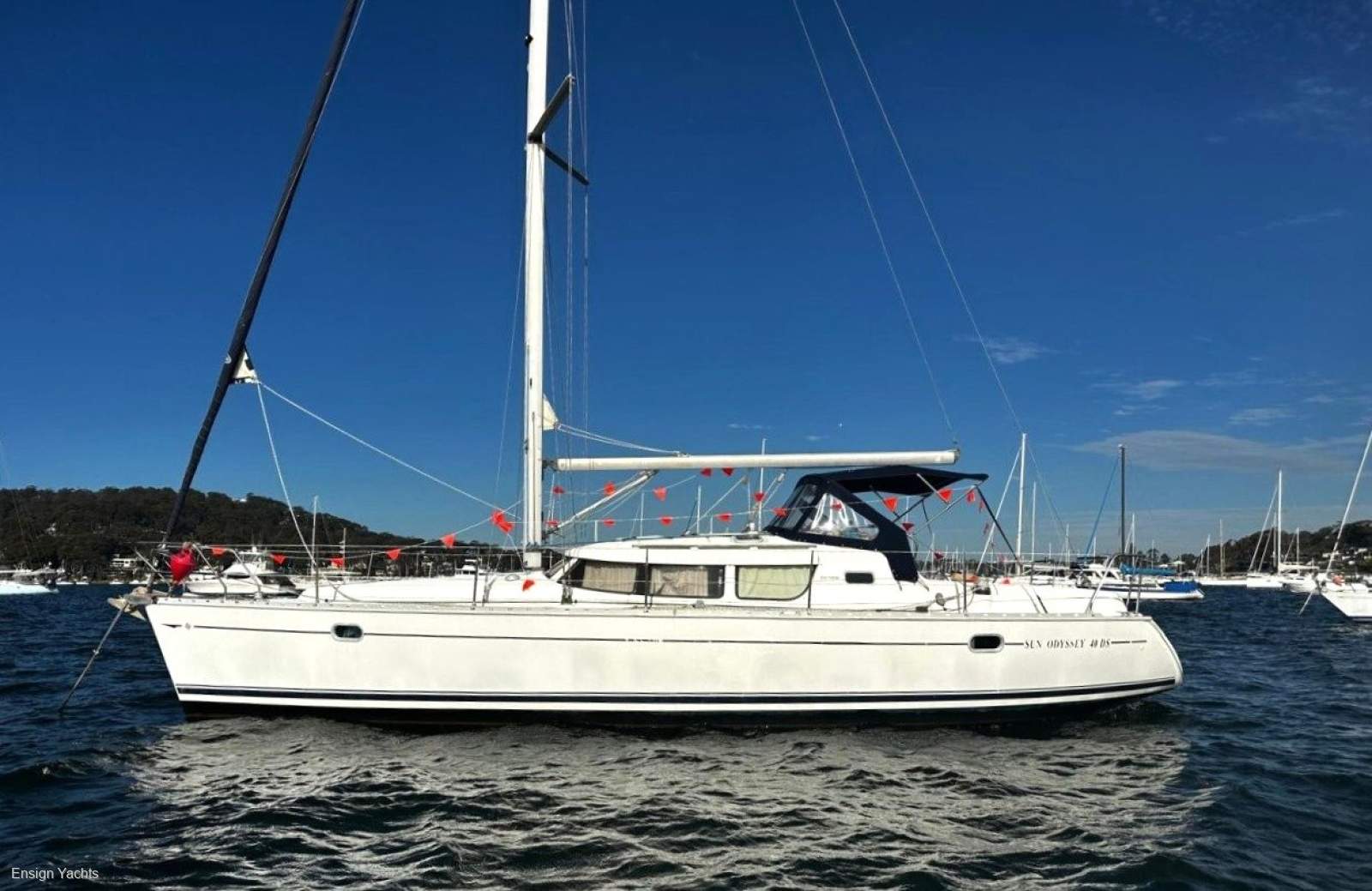 JEANNEAU 40 DECK SALOON