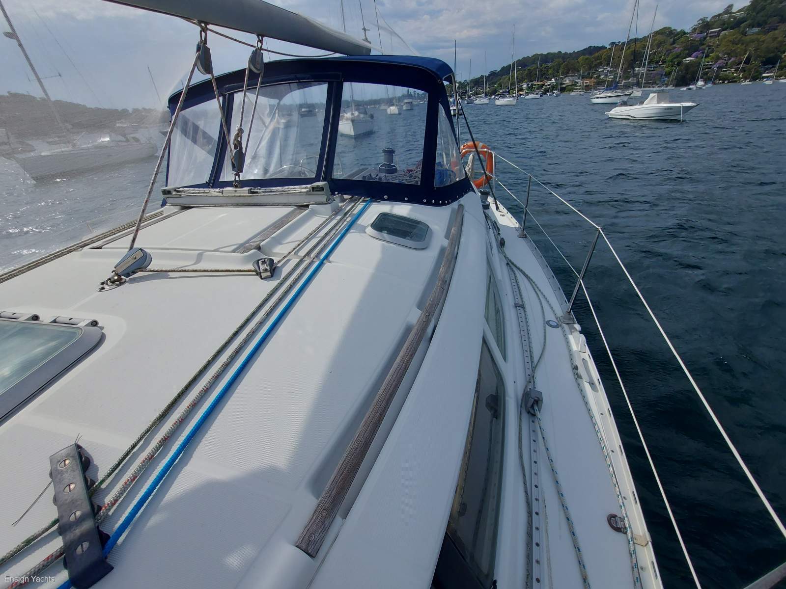 JEANNEAU 40 DECK SALOON