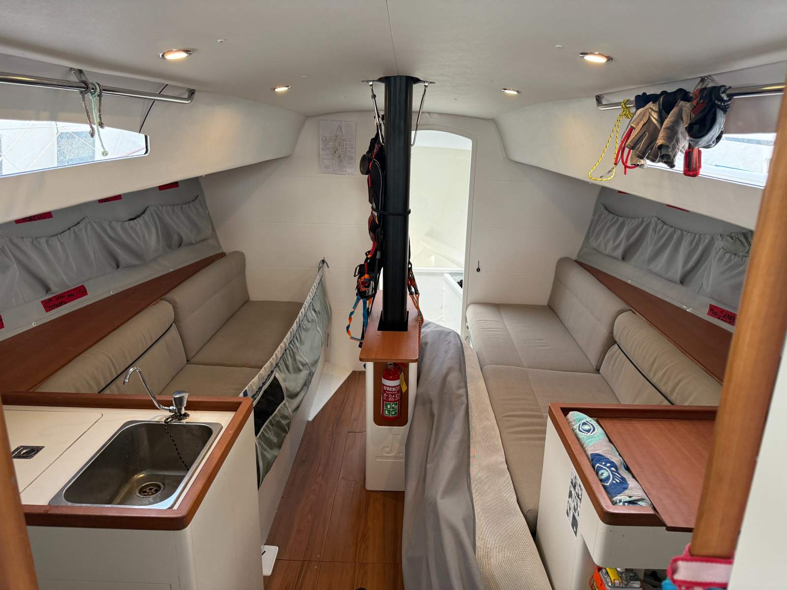 J BOATS J/99 RACING YACHT