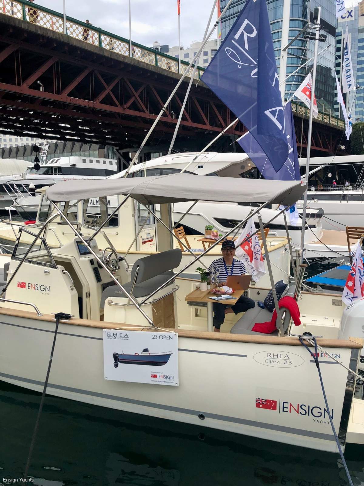 RHEA TRAWLER 34 FLYBRIDGE