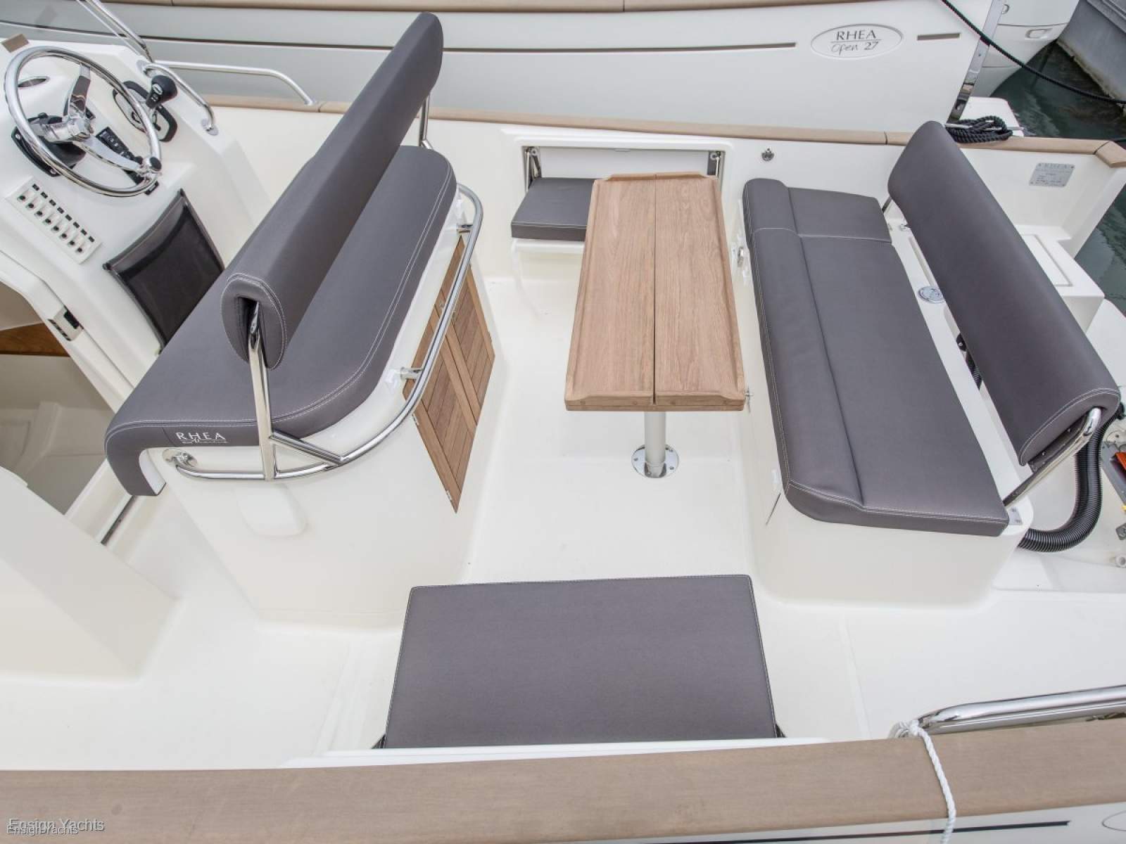 RHEA TRAWLER 34 FLYBRIDGE