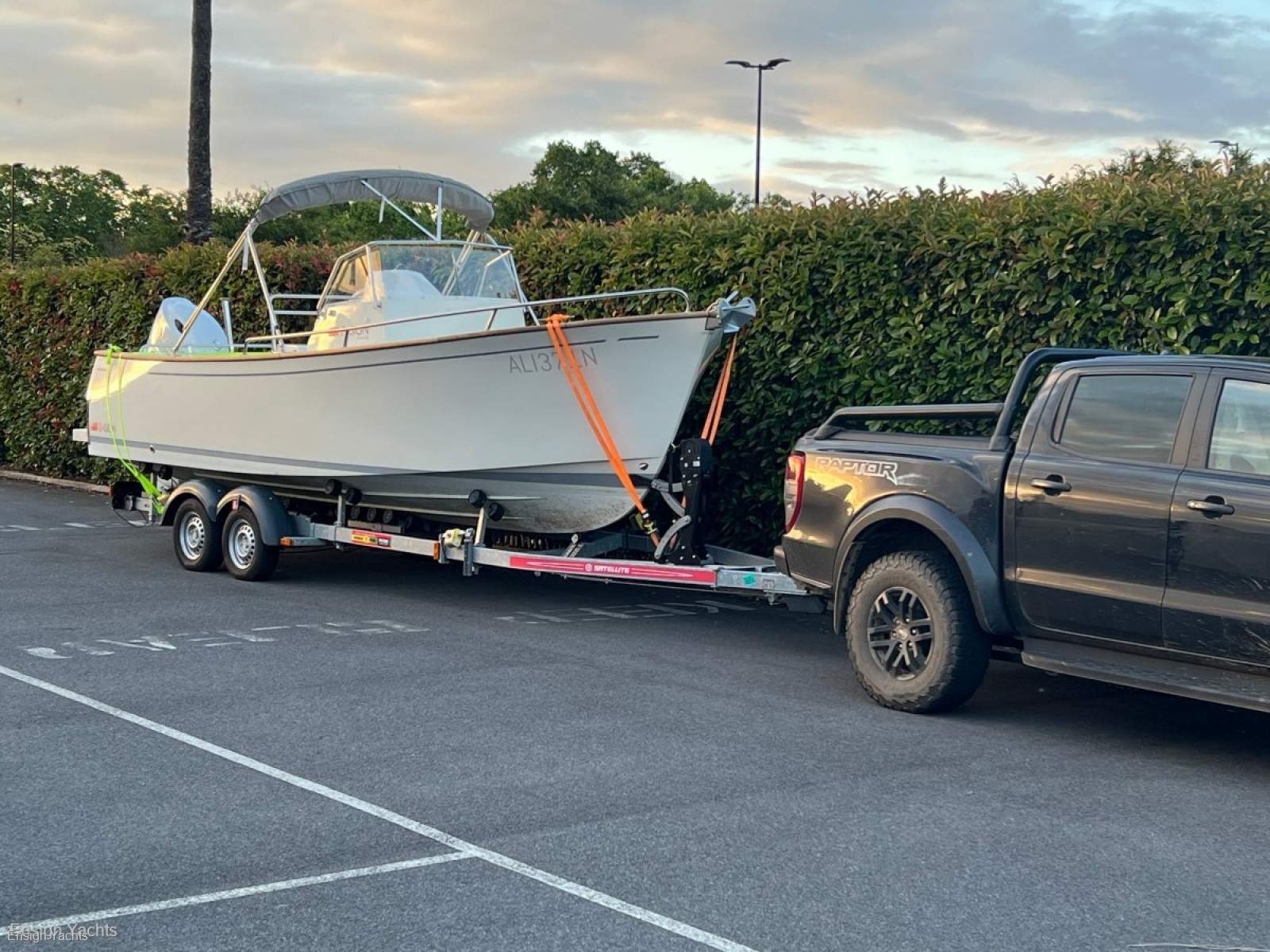 RHEA TRAWLER 34 FLYBRIDGE