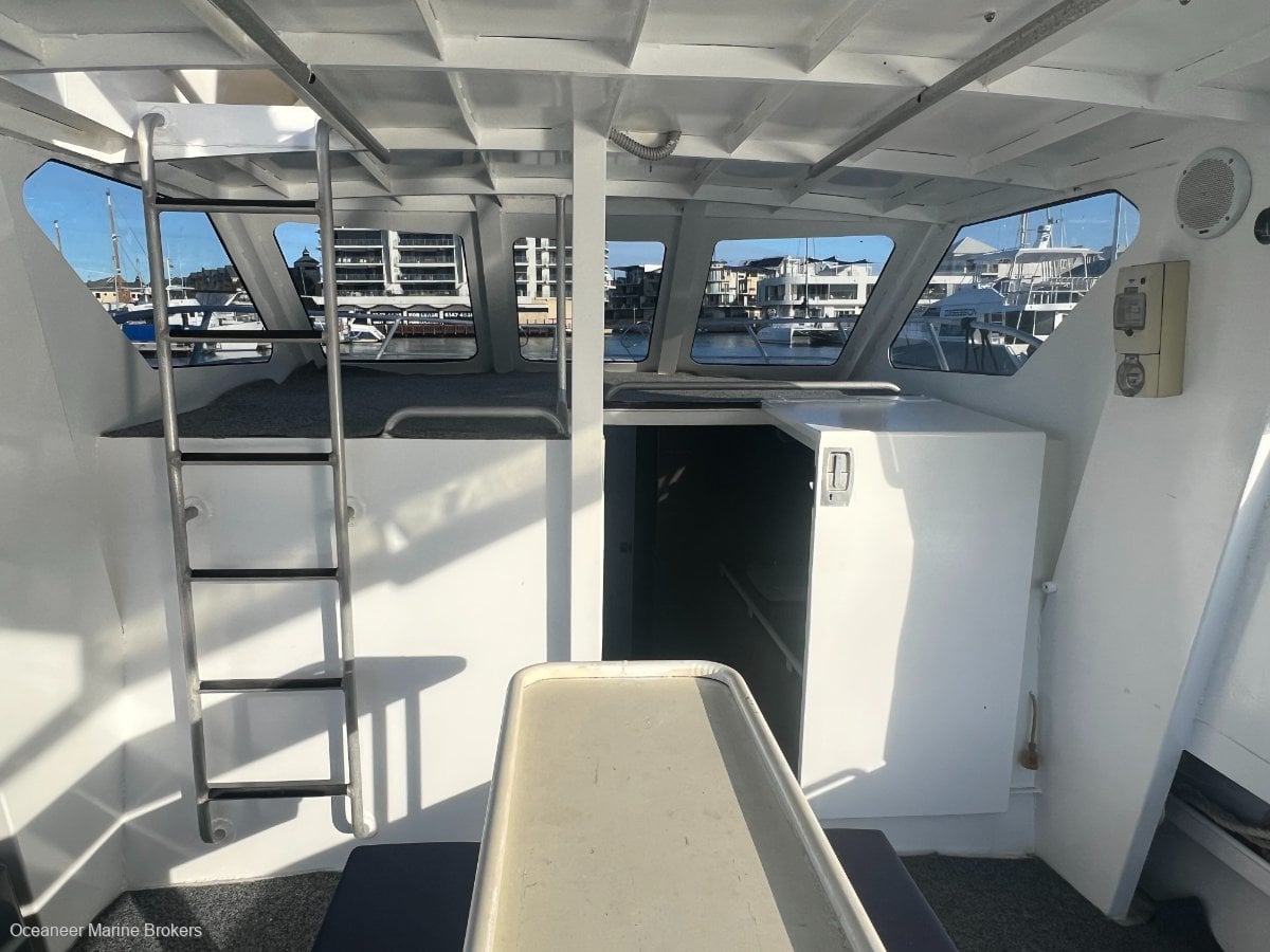 2004 JACKMAN 9.5M FLYBRIDGE