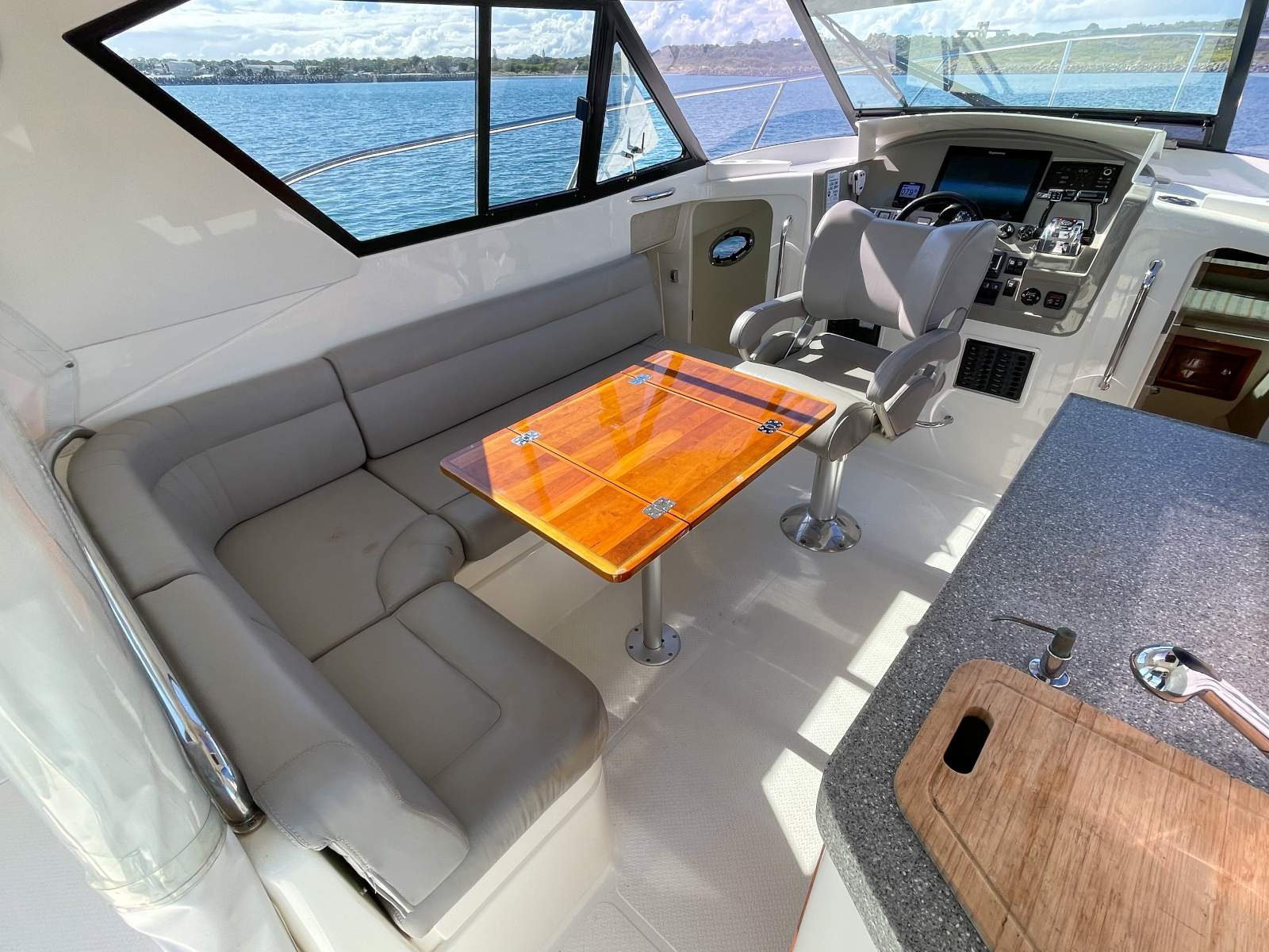 2013 ARROWCAT 32 EXPRESS POWER CAT