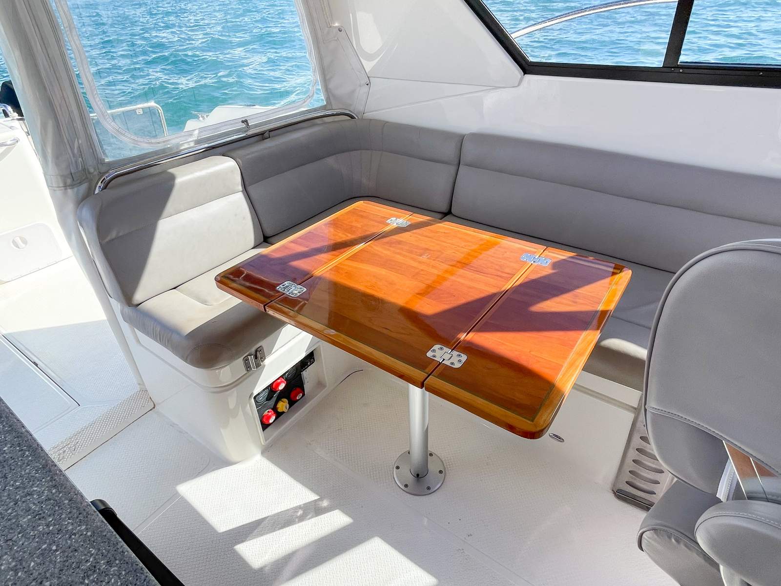 2013 ARROWCAT 32 EXPRESS POWER CAT