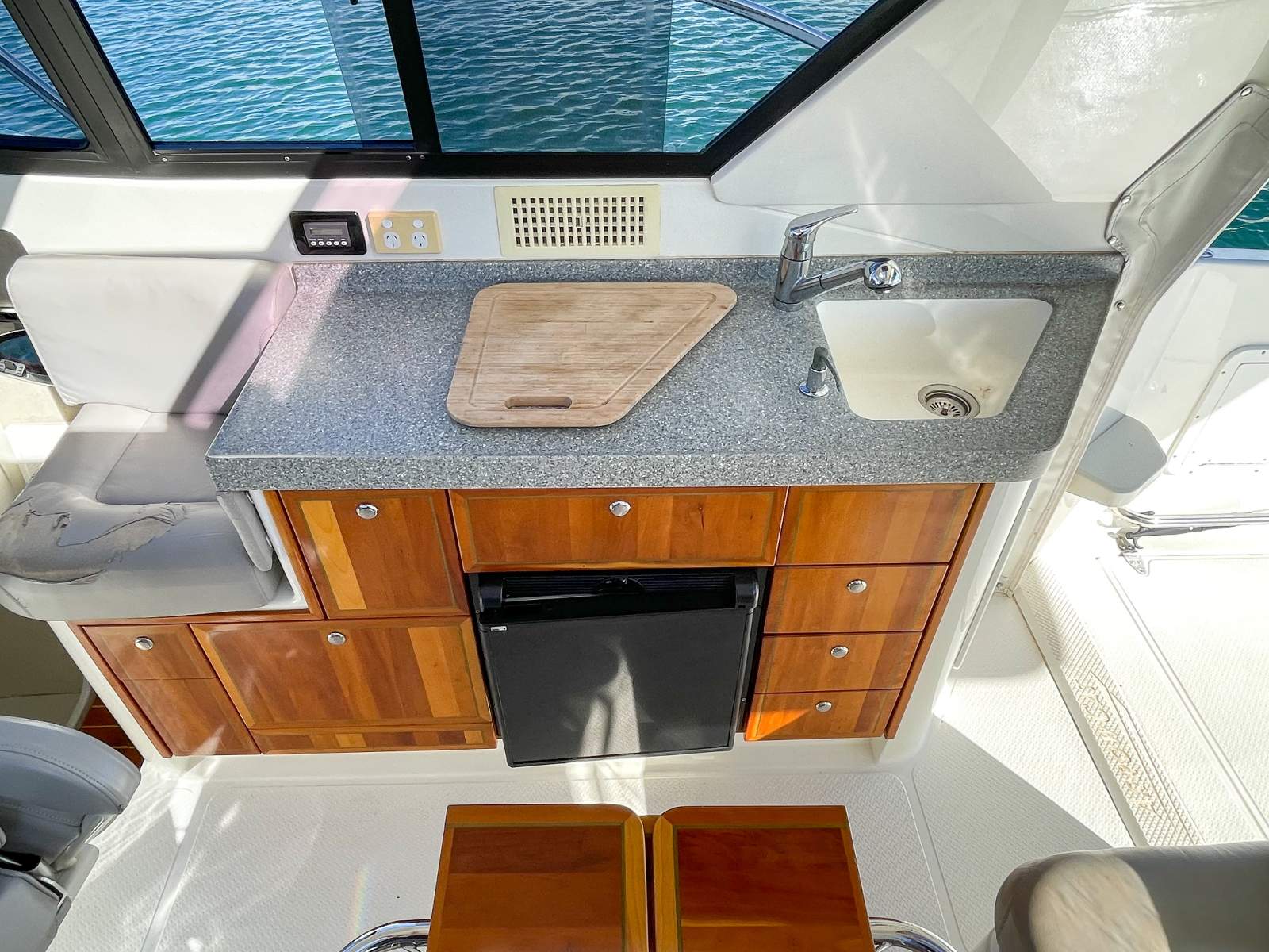 2013 ARROWCAT 32 EXPRESS POWER CAT