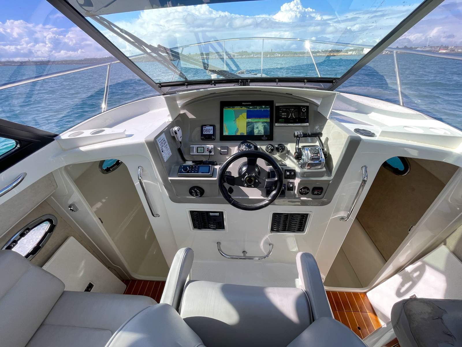 2013 ARROWCAT 32 EXPRESS POWER CAT