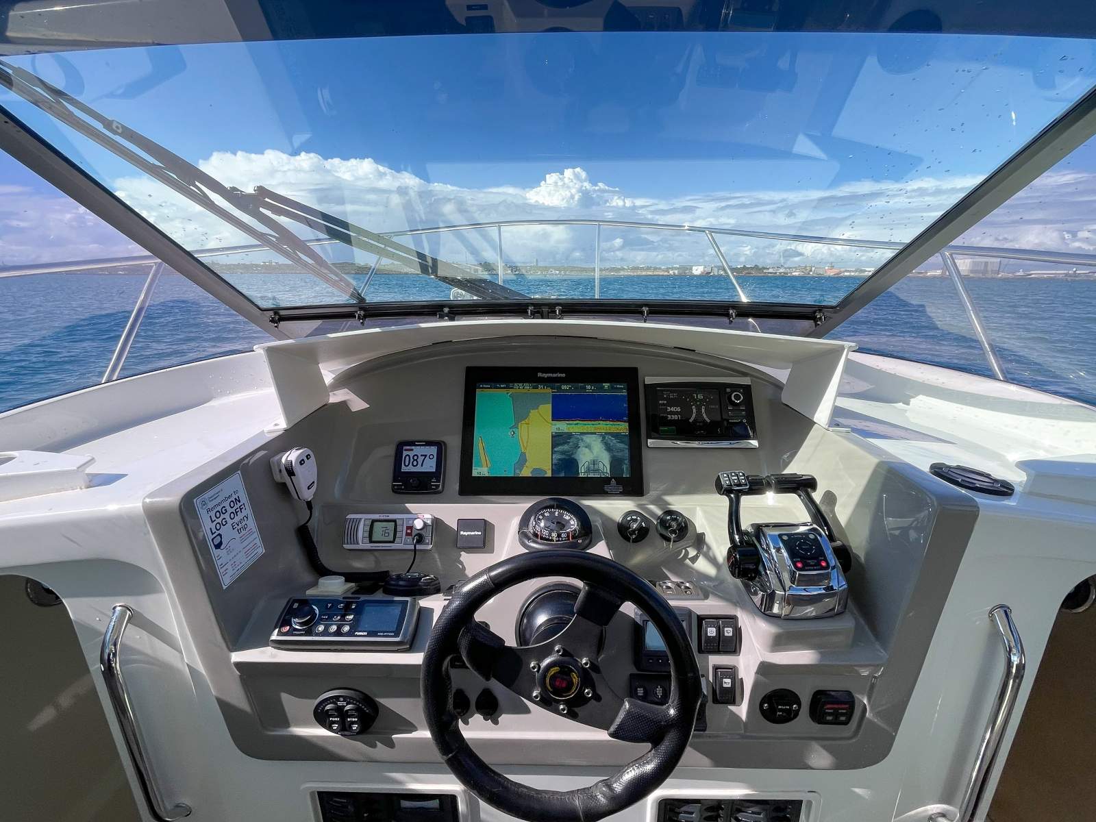 2013 ARROWCAT 32 EXPRESS POWER CAT