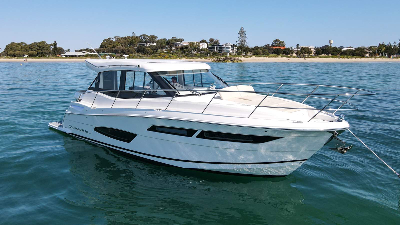 2023 REGAL 38 GRANDE COUPE CRUISER