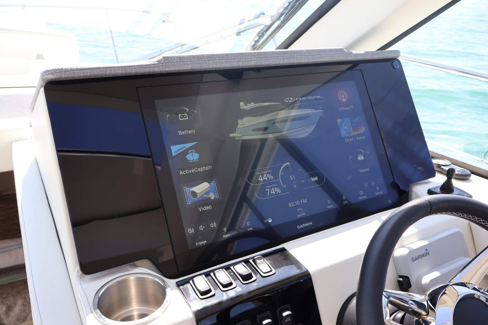 2023 REGAL 38 GRANDE COUPE CRUISER