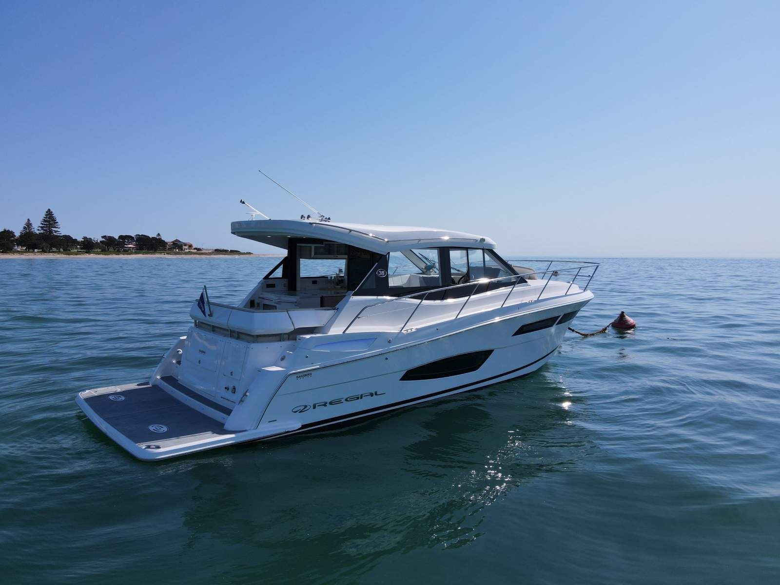 2023 REGAL 38 GRANDE COUPE CRUISER