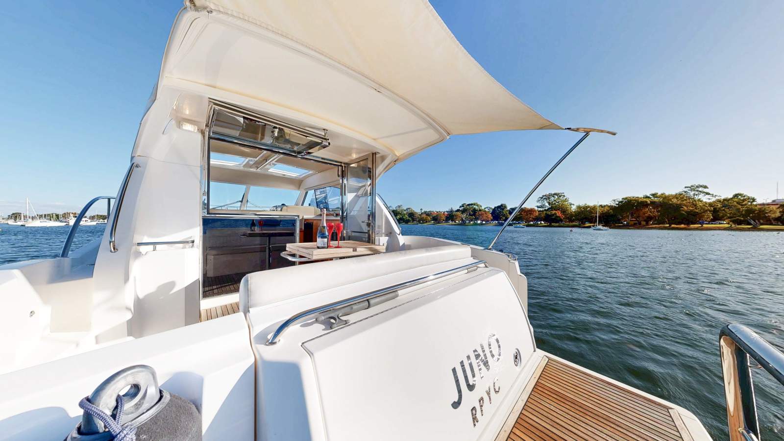 2011 RIVIERA 3600 SPORT YACHT SII CRUISER