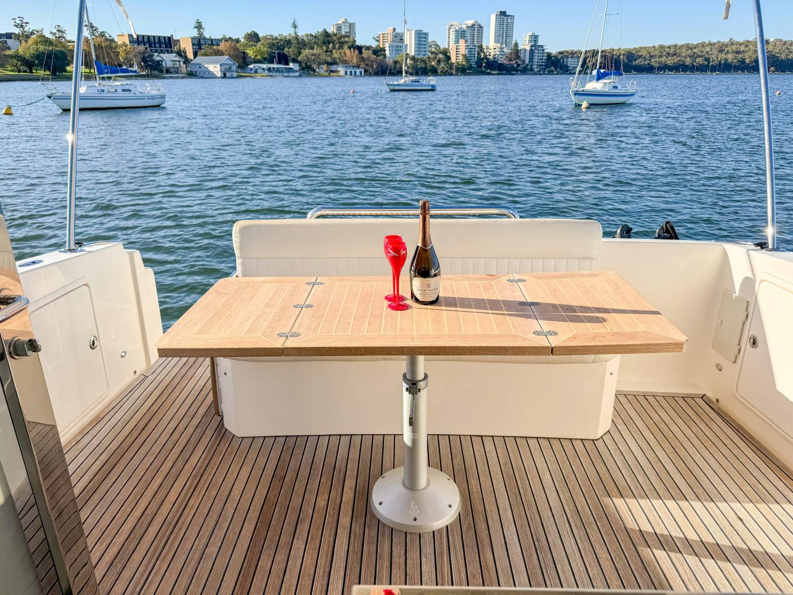 2011 RIVIERA 3600 SPORT YACHT SII CRUISER