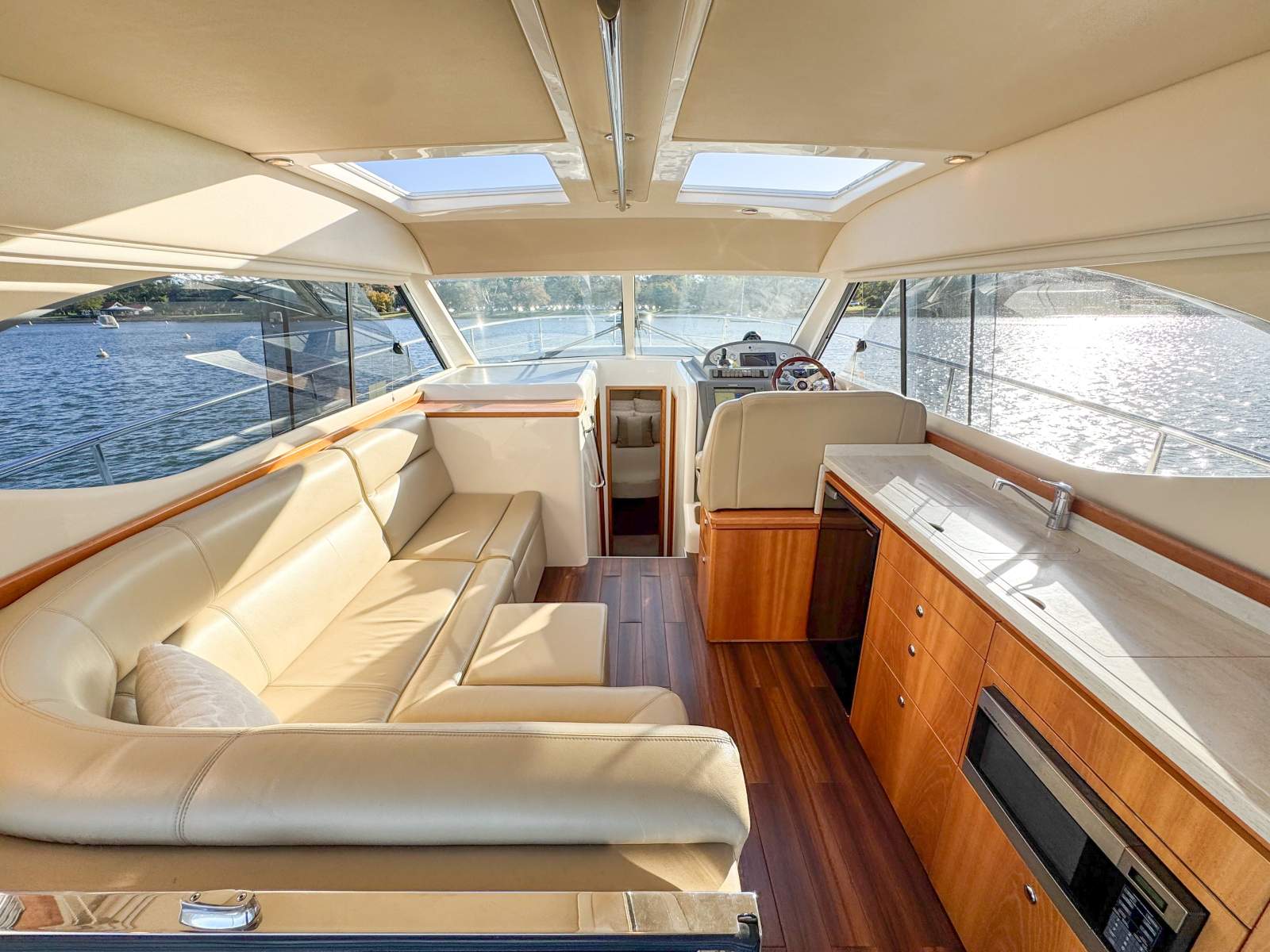 2011 RIVIERA 3600 SPORT YACHT SII CRUISER
