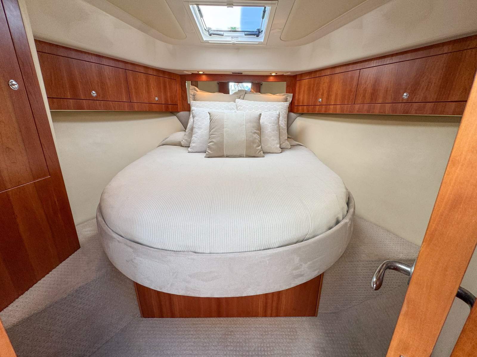 2011 RIVIERA 3600 SPORT YACHT SII CRUISER