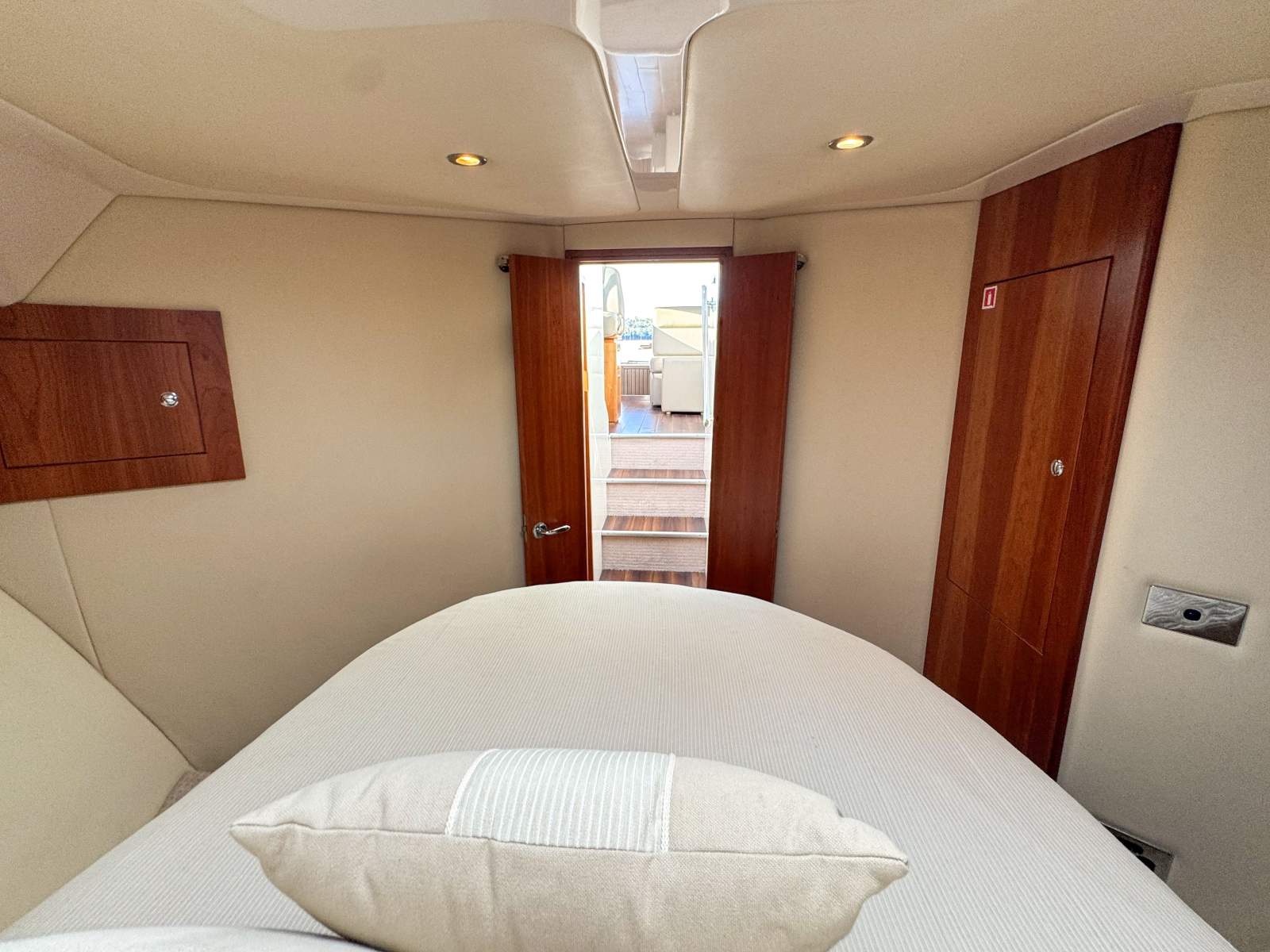 2011 RIVIERA 3600 SPORT YACHT SII CRUISER