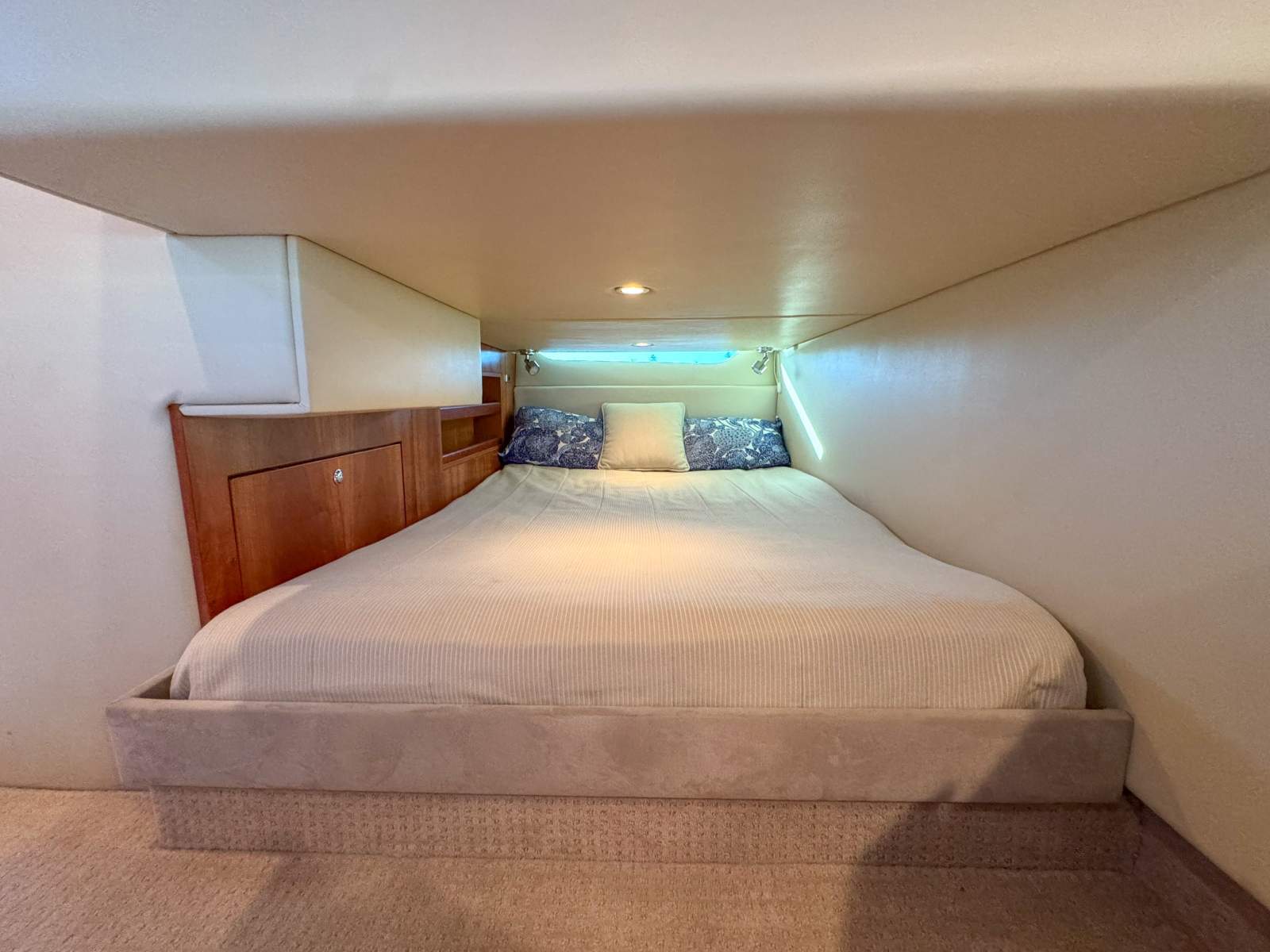 2011 RIVIERA 3600 SPORT YACHT SII CRUISER
