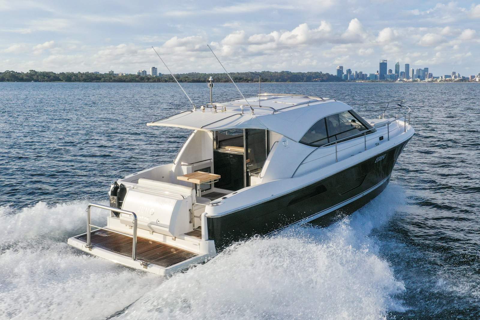 2011 RIVIERA 3600 SPORT YACHT SII CRUISER