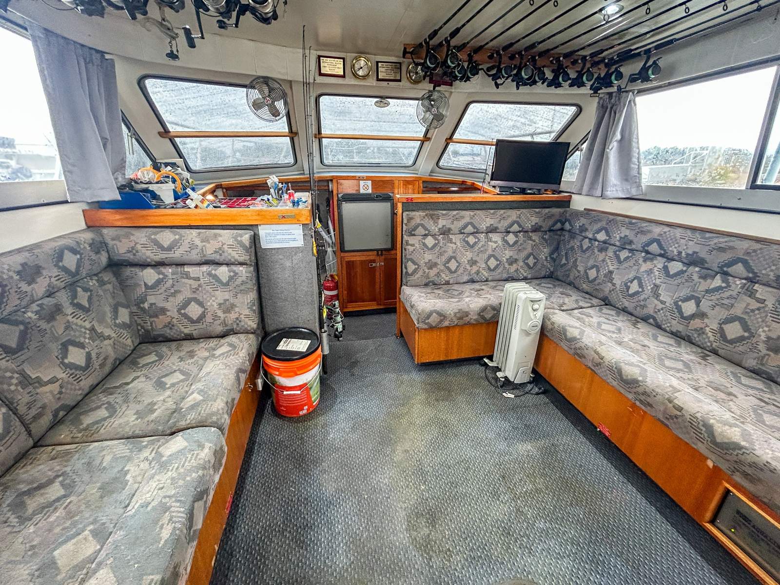 NORCAT CHALLENGER 1100 FLYBRIDGE CRUISER