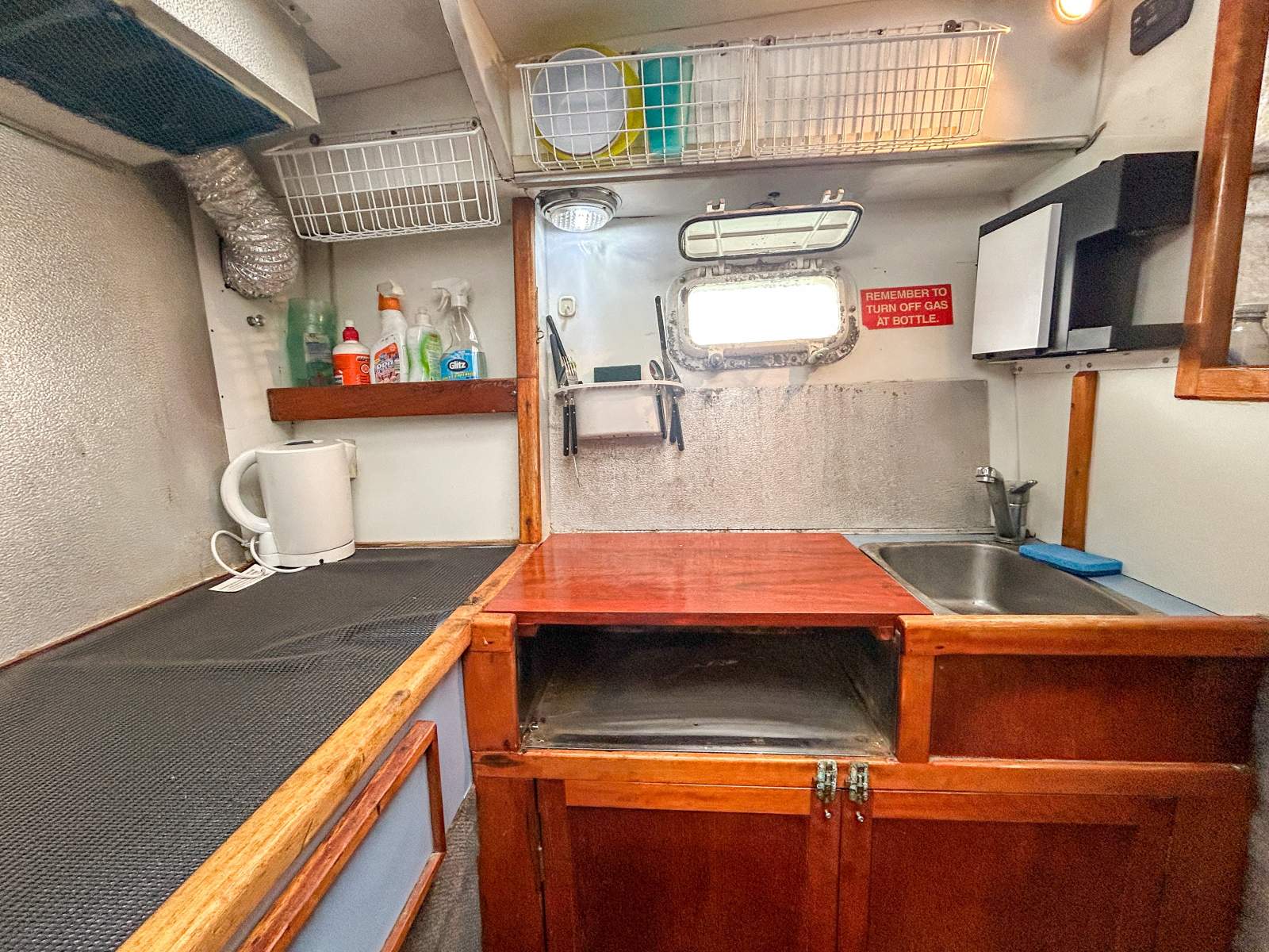 NORCAT CHALLENGER 1100 FLYBRIDGE CRUISER