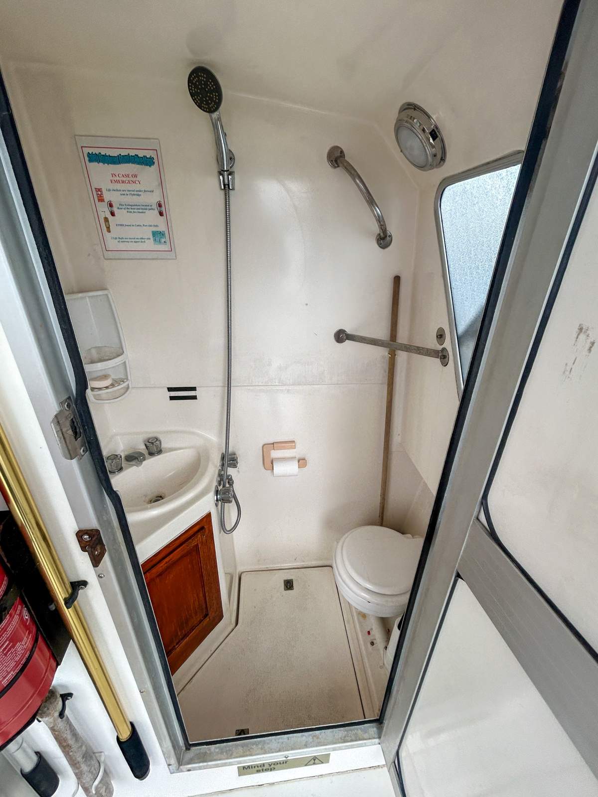 NORCAT CHALLENGER 1100 FLYBRIDGE CRUISER