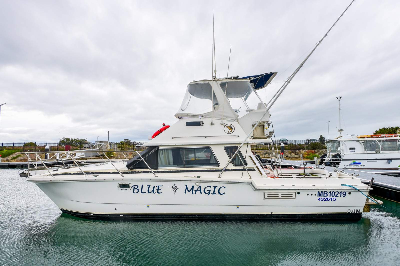 NORCAT CHALLENGER 1100 FLYBRIDGE CRUISER