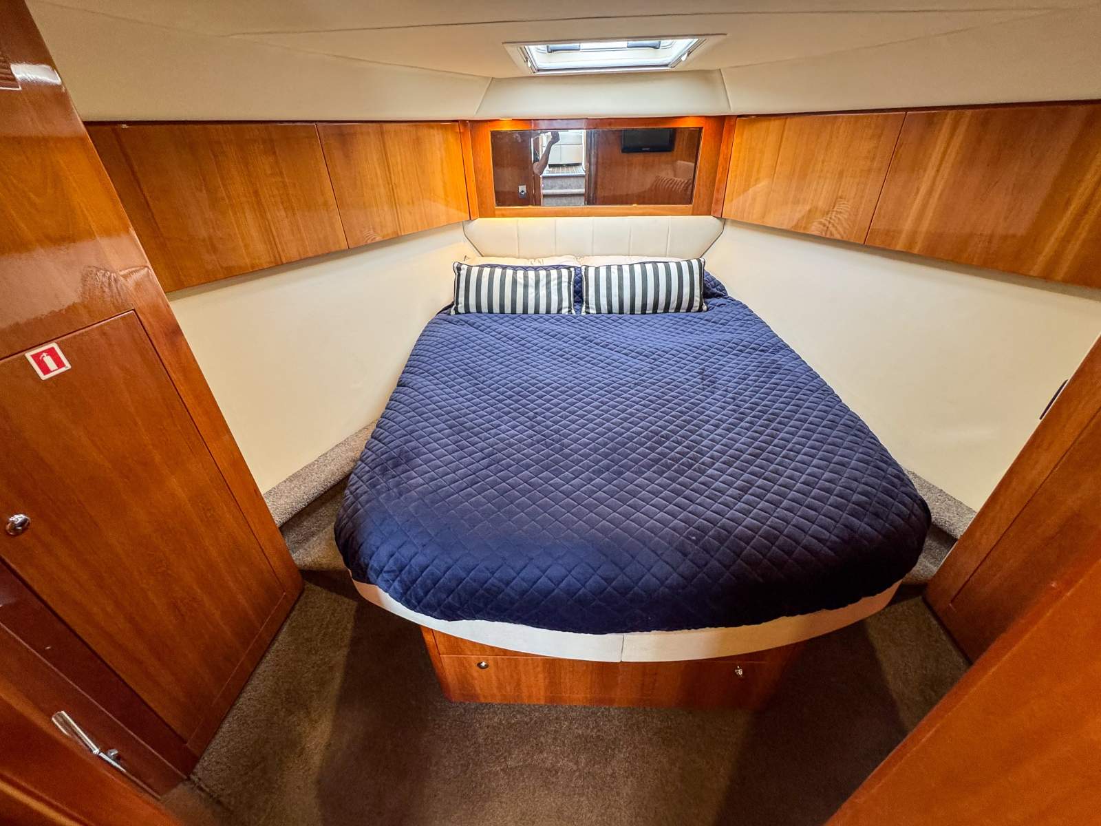 2008 RIVIERA 4400 SPORT YACHT CRUISER