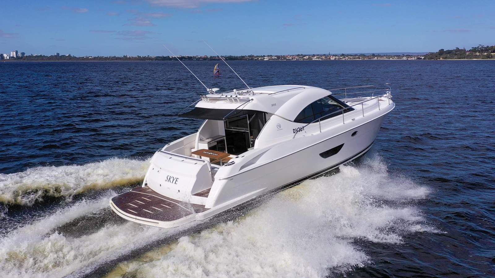 2008 RIVIERA 4400 SPORT YACHT CRUISER