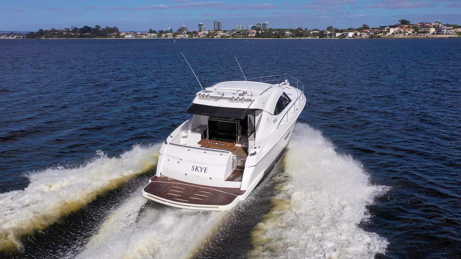 2008 RIVIERA 4400 SPORT YACHT CRUISER