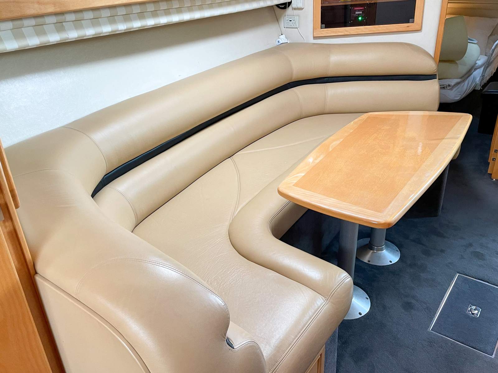 2001 RIVIERA M430 SPORTS CRUISER