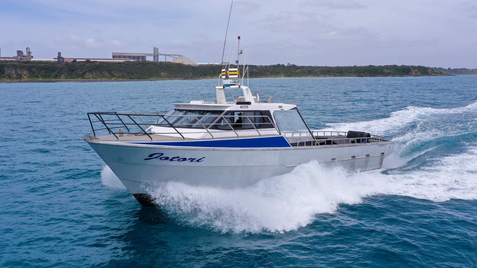 LEGEND BOATS 47 FISHING BOAT