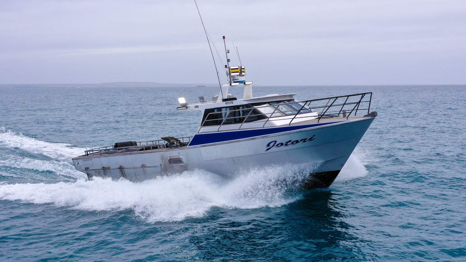 LEGEND BOATS 47 FISHING BOAT