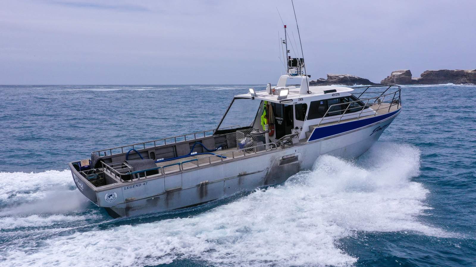 LEGEND BOATS 47 FISHING BOAT