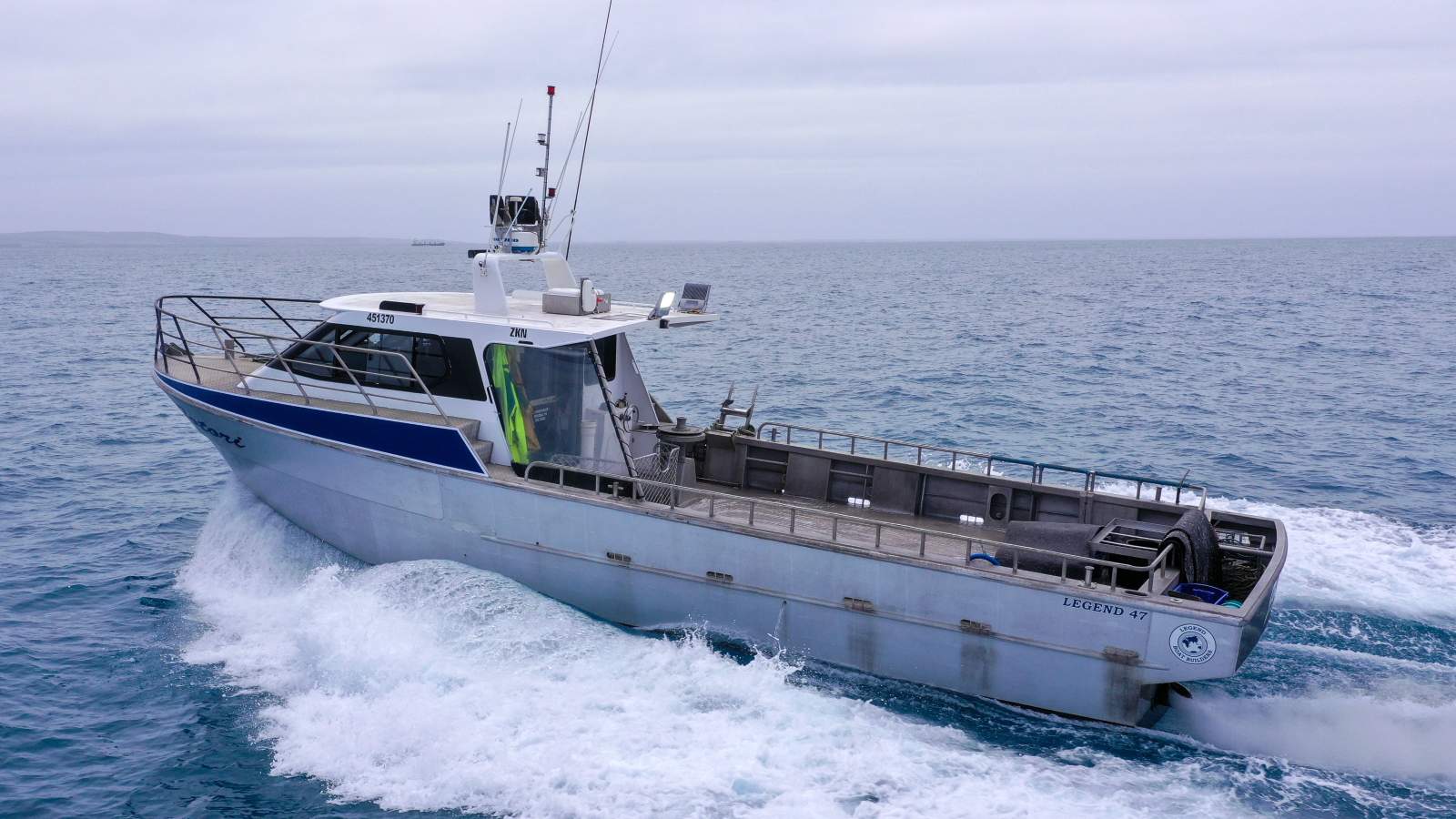 LEGEND BOATS 47 FISHING BOAT