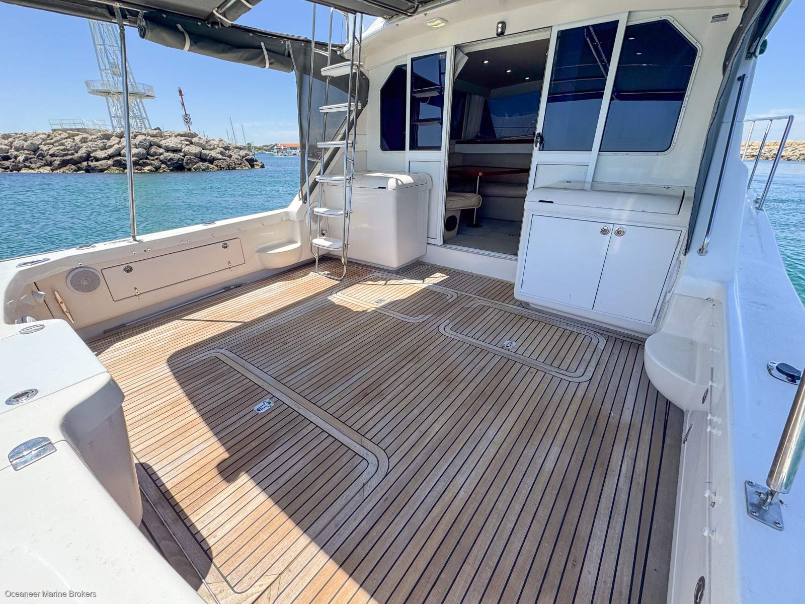 1999 CARIBBEAN 40 FLYBRIDGE CRUISER