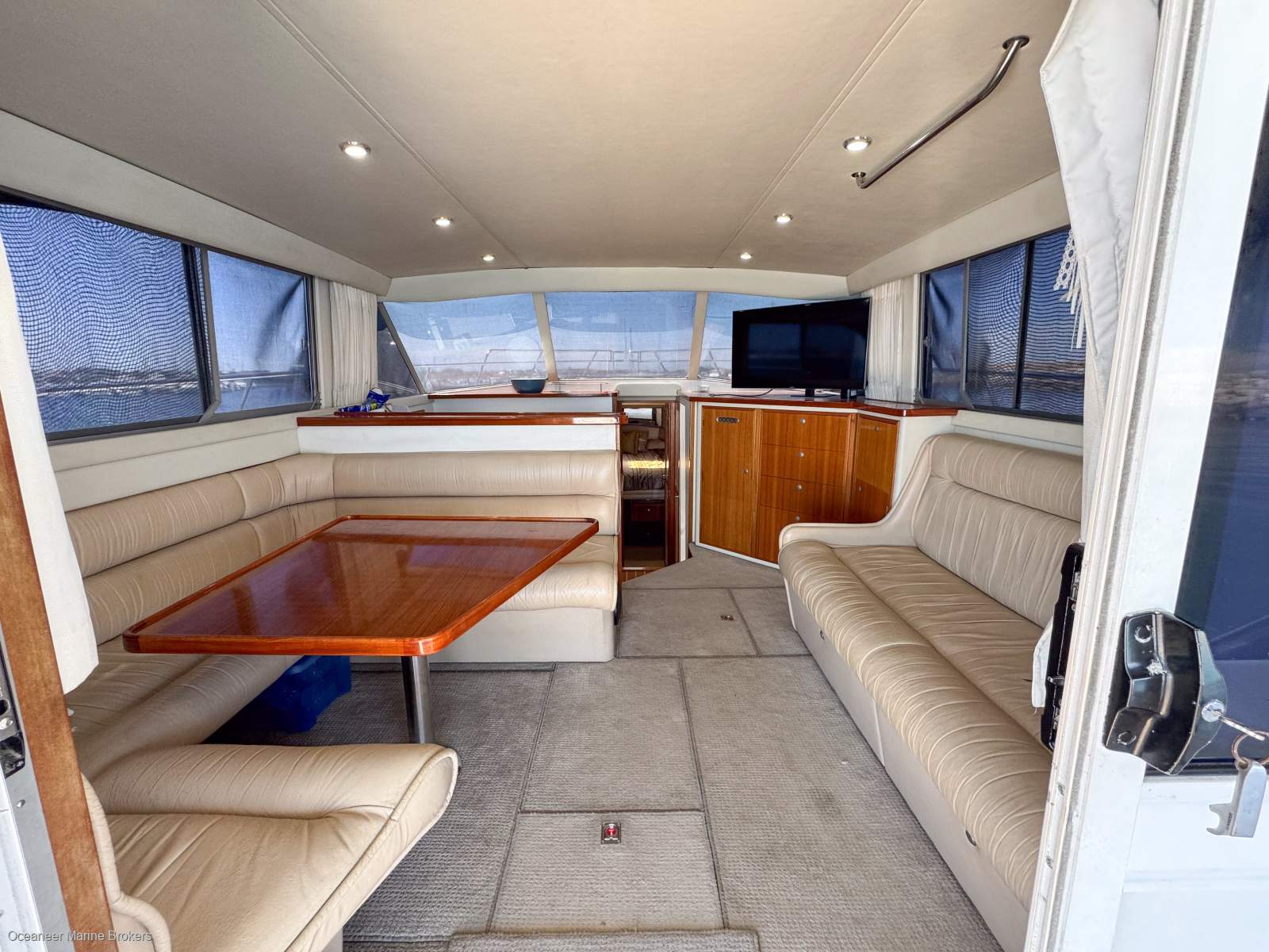 1999 CARIBBEAN 40 FLYBRIDGE CRUISER