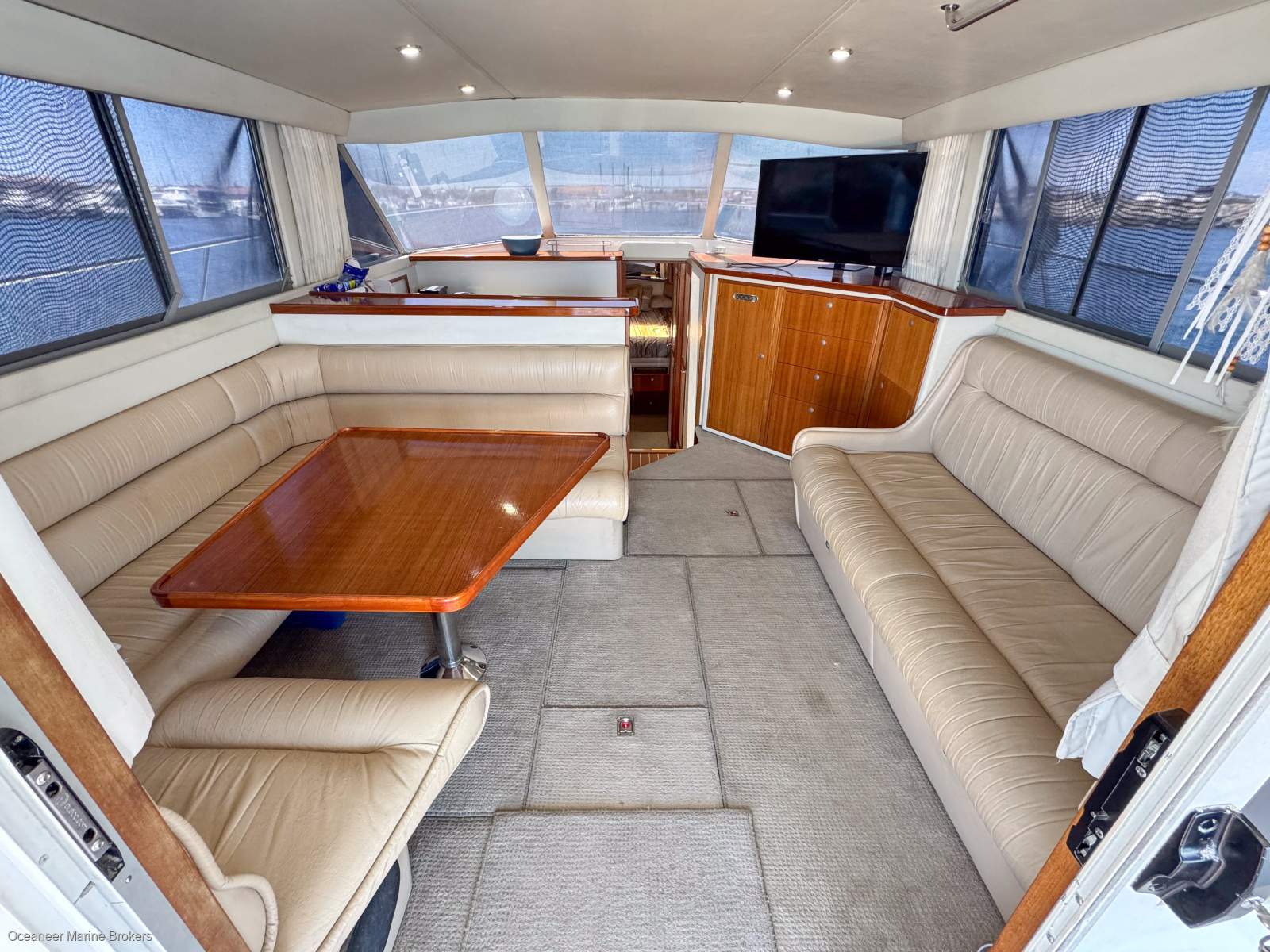 1999 CARIBBEAN 40 FLYBRIDGE CRUISER