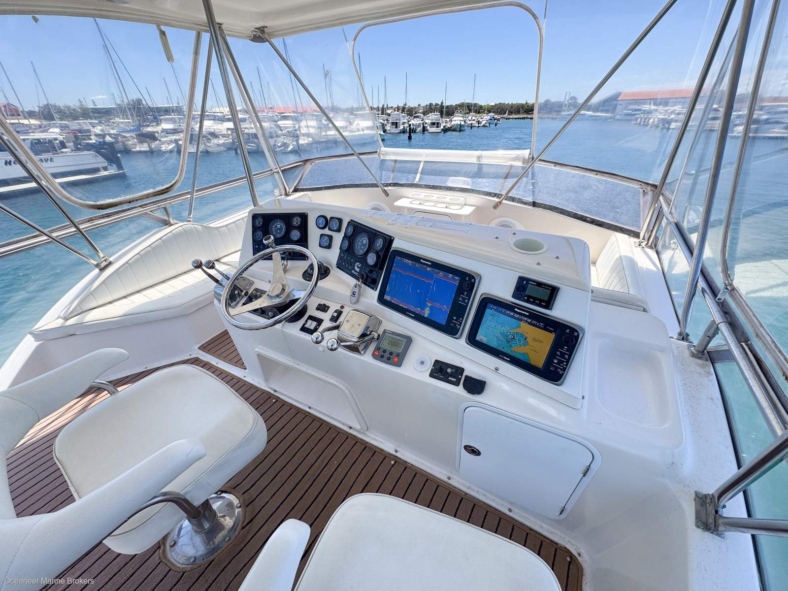 1999 CARIBBEAN 40 FLYBRIDGE CRUISER