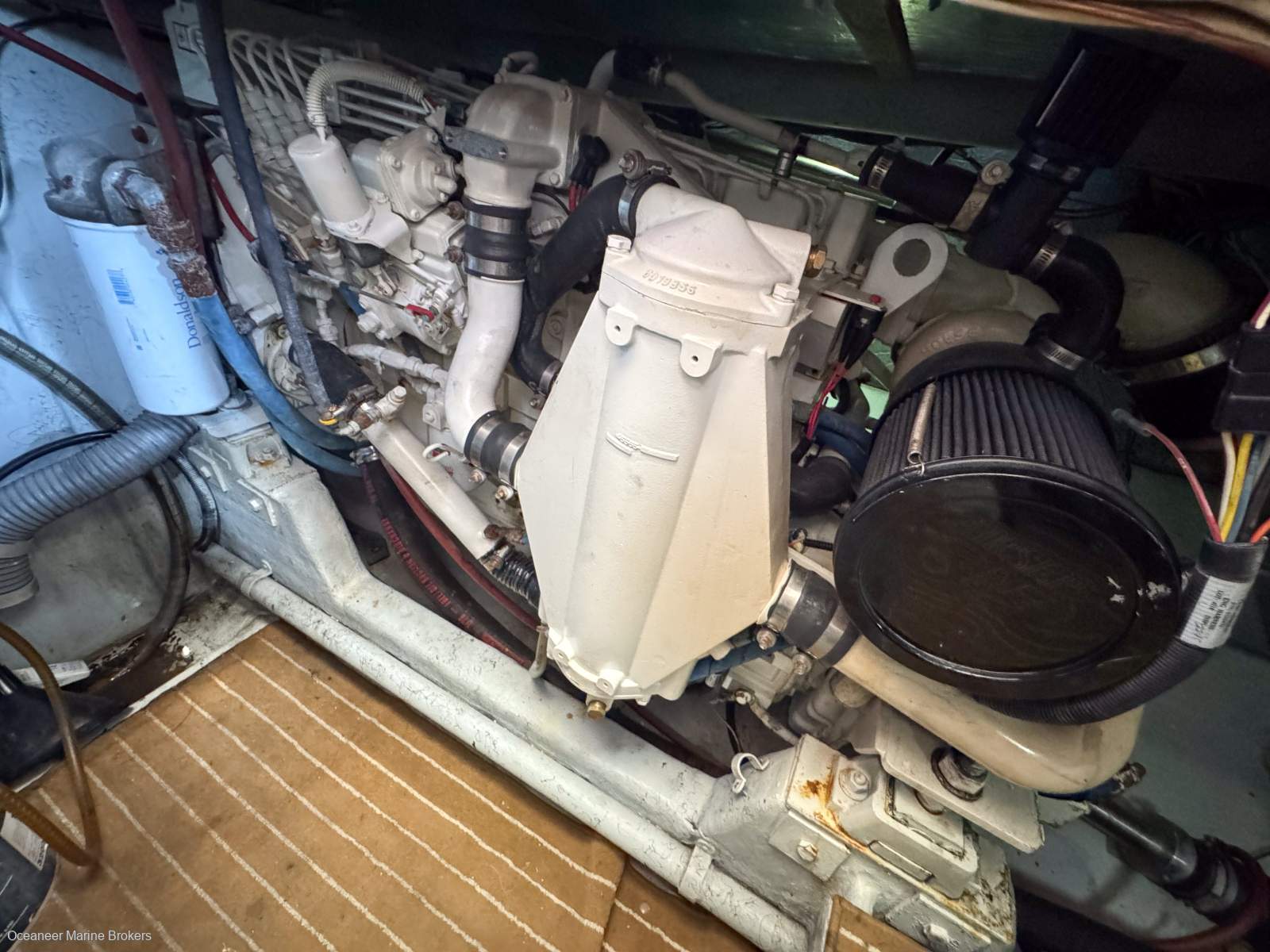 1999 CARIBBEAN 40 FLYBRIDGE CRUISER