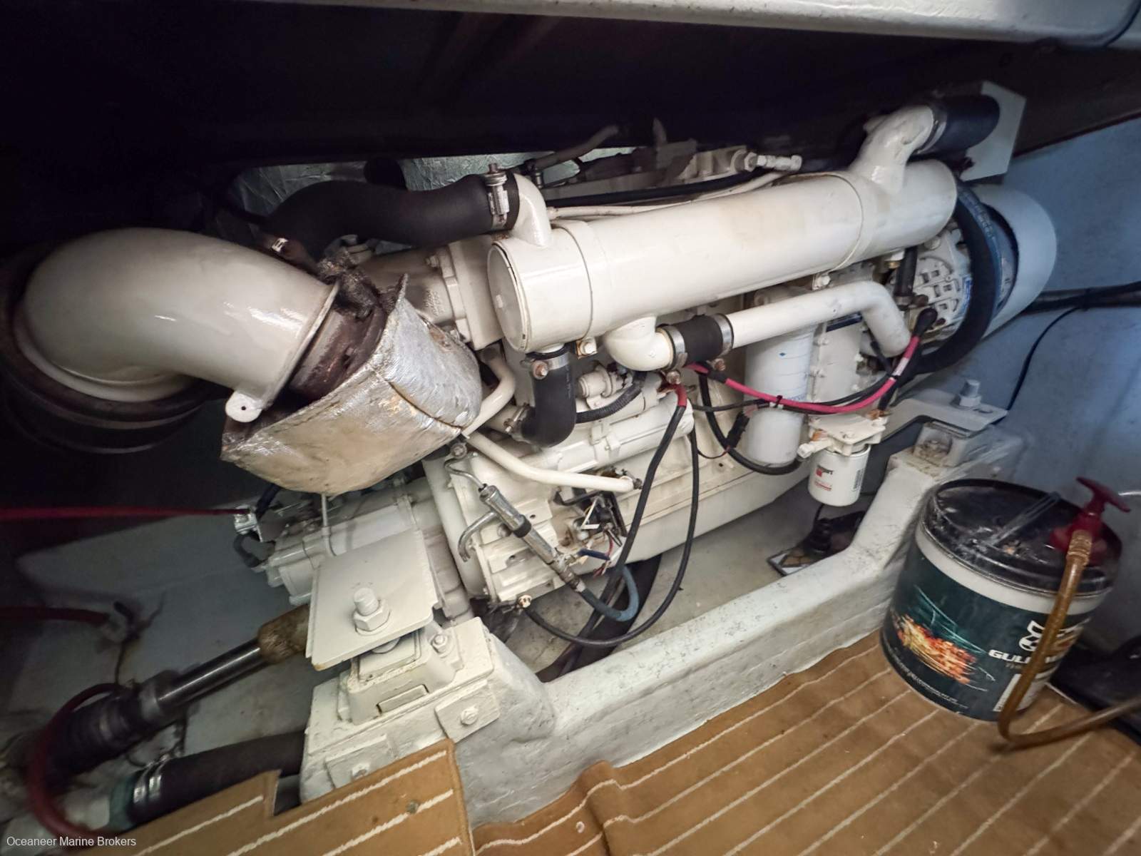 1999 CARIBBEAN 40 FLYBRIDGE CRUISER