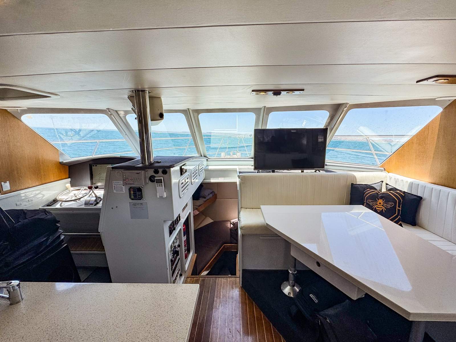 1997 CONQUEST 60 CHARTER 