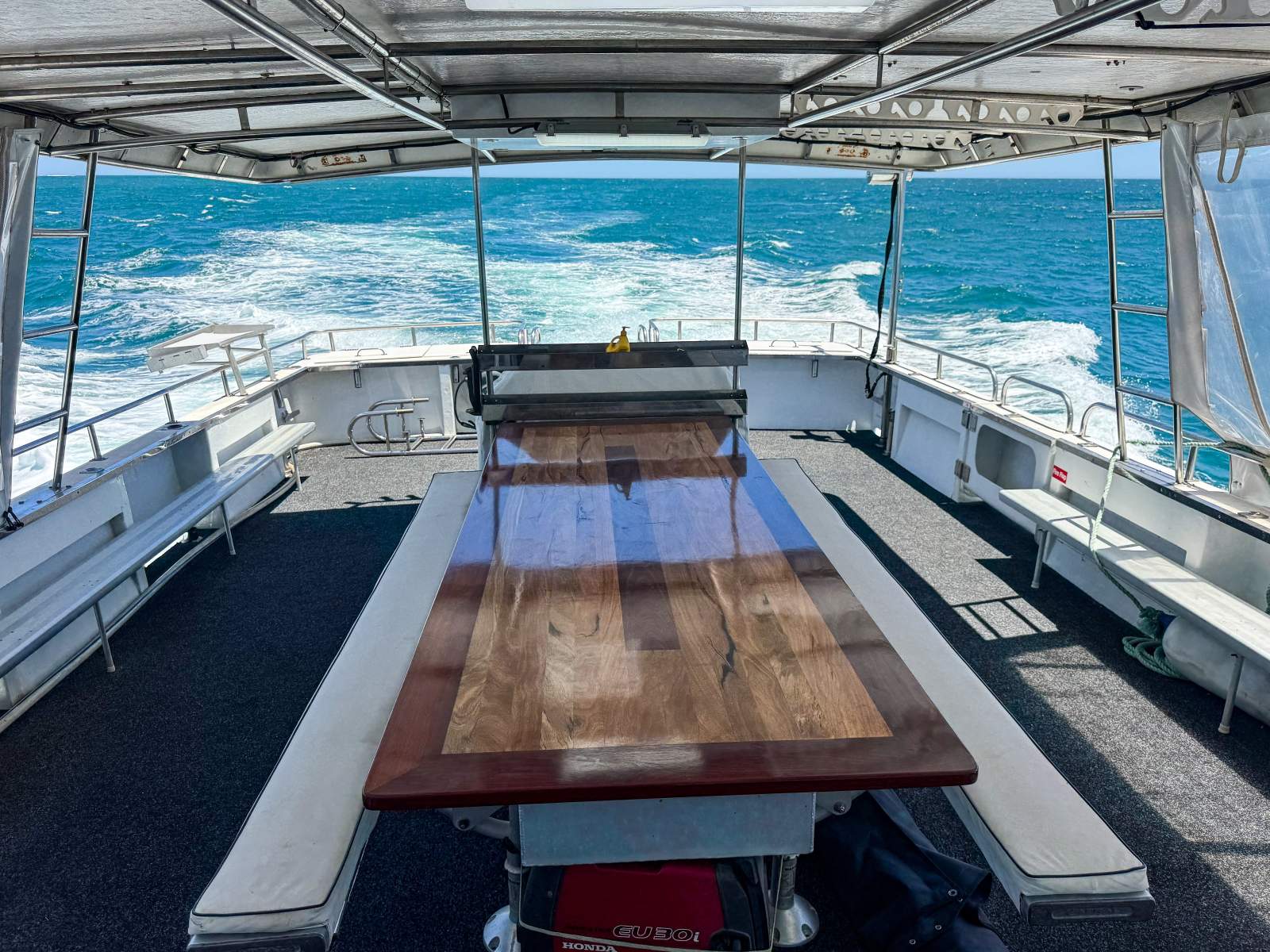 1997 CONQUEST 60 CHARTER 