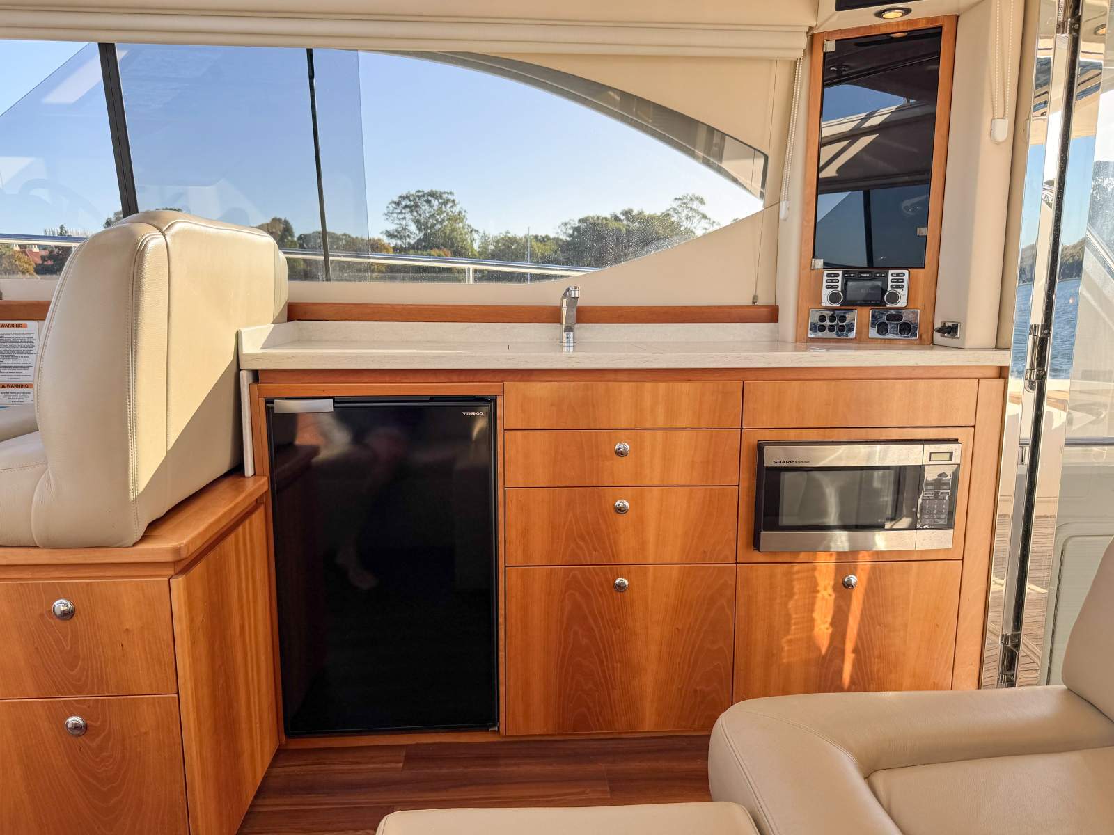 2011 RIVIERA 3600 SPORT YACHT SII CRUISER