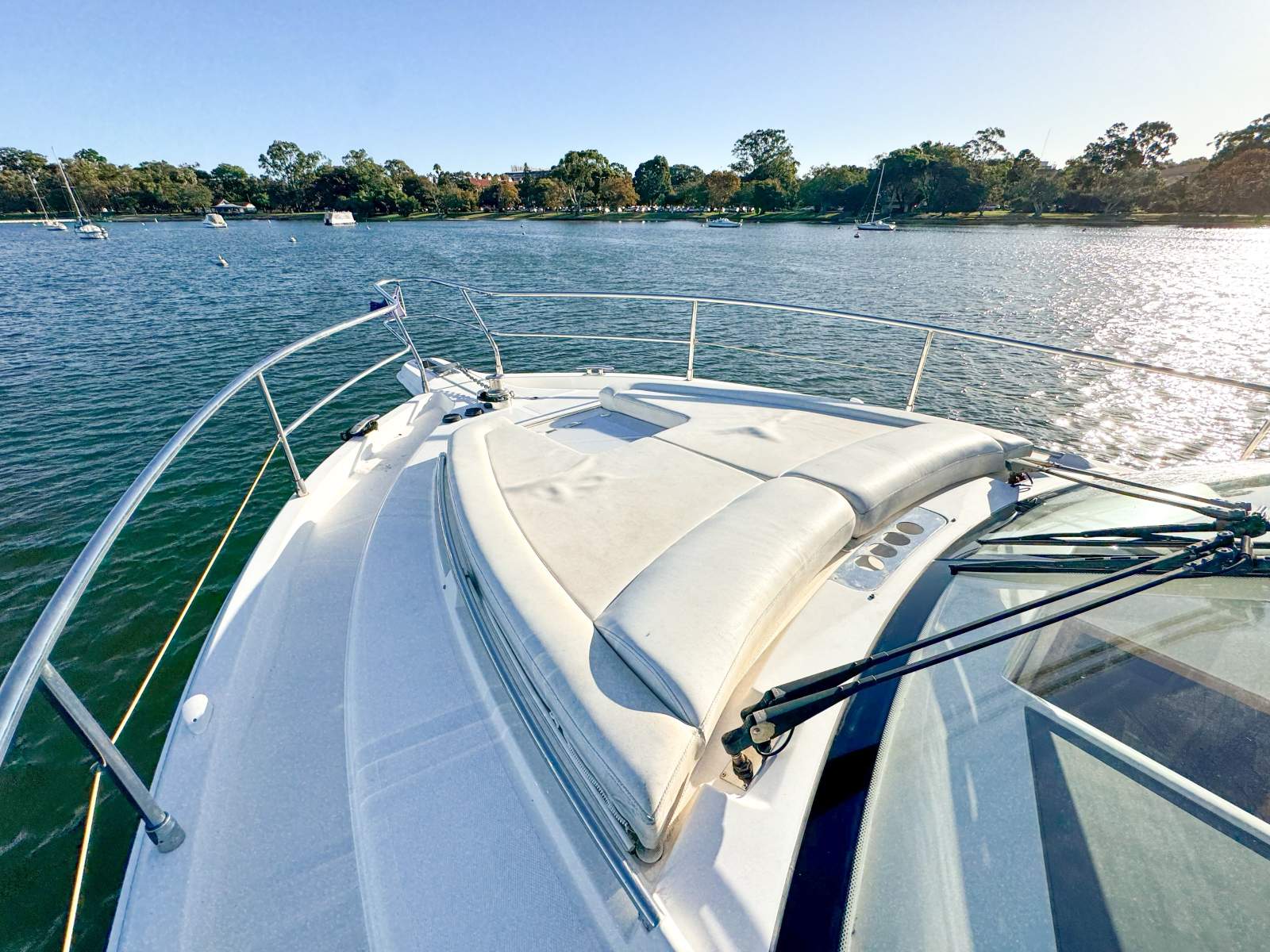 2011 RIVIERA 3600 SPORT YACHT SII CRUISER