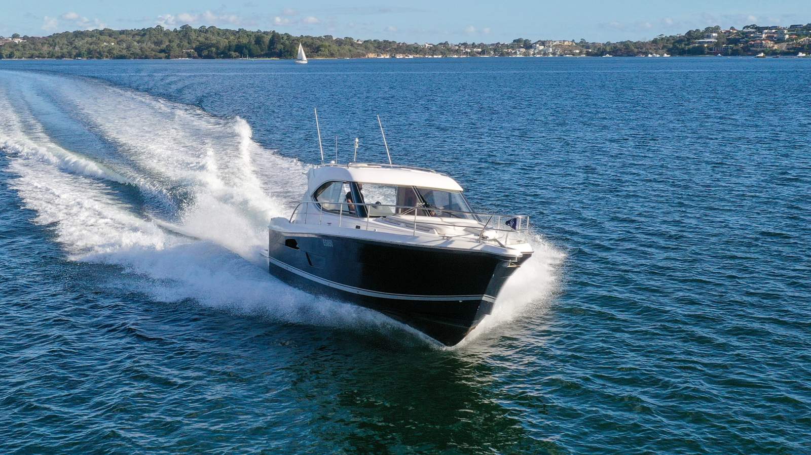 2011 RIVIERA 3600 SPORT YACHT SII CRUISER